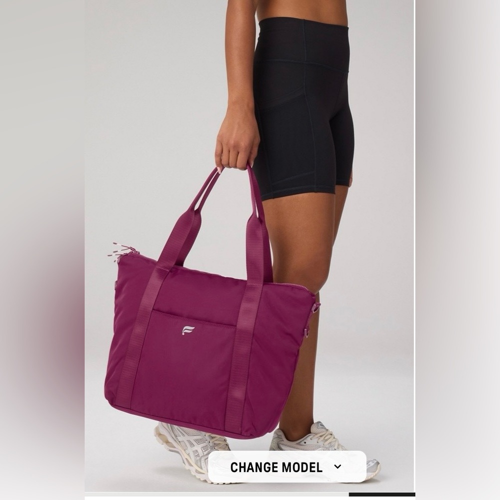 Fabletics The Everyday Tote in Berry Crush - Picture 3 of 13